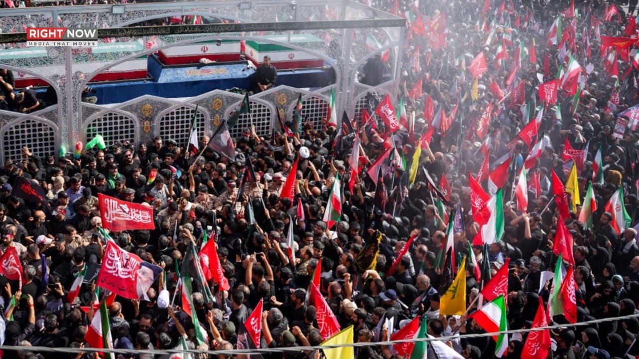 آیت اللہ خامنہ ای کی میت کا جلوس قُم روانہ، لاکھوں سوگوار شریک