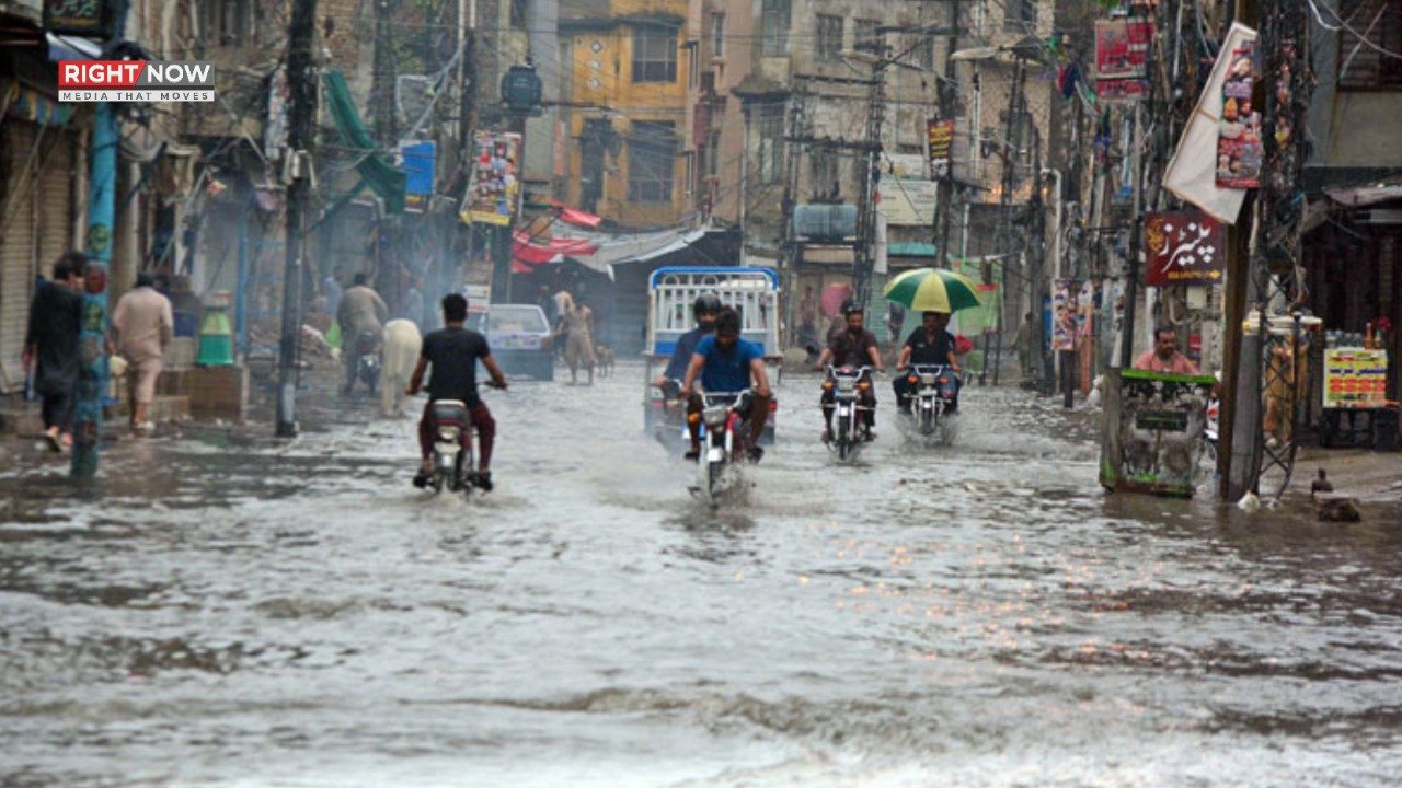 شدید بارشوں کے باعث ملک بھر میں سیلاب اور لینڈ سلائیڈنگ کا خطرہ، این ڈی ایم اے نے الرٹ جاری کردیا
