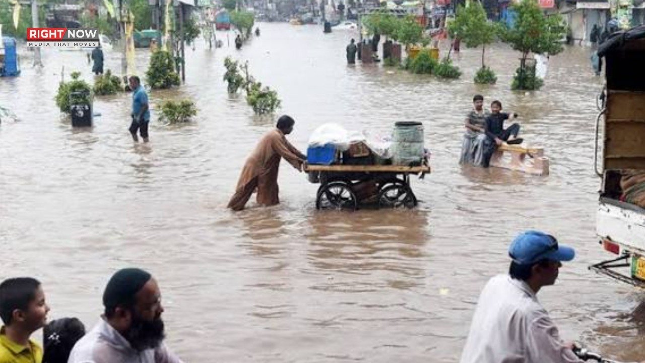 پنجاب میں موسلادھار بارشوں سے نشیبی علاقے زیر آب، شہری مشکلات کا شکار