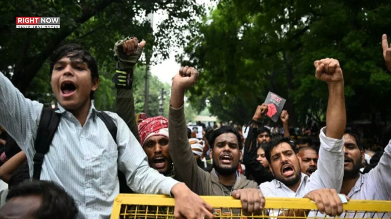 دہلی میں طلبہ احتجاج کے دوران موبائل سروس بند، اپوزیشن کی تنقید