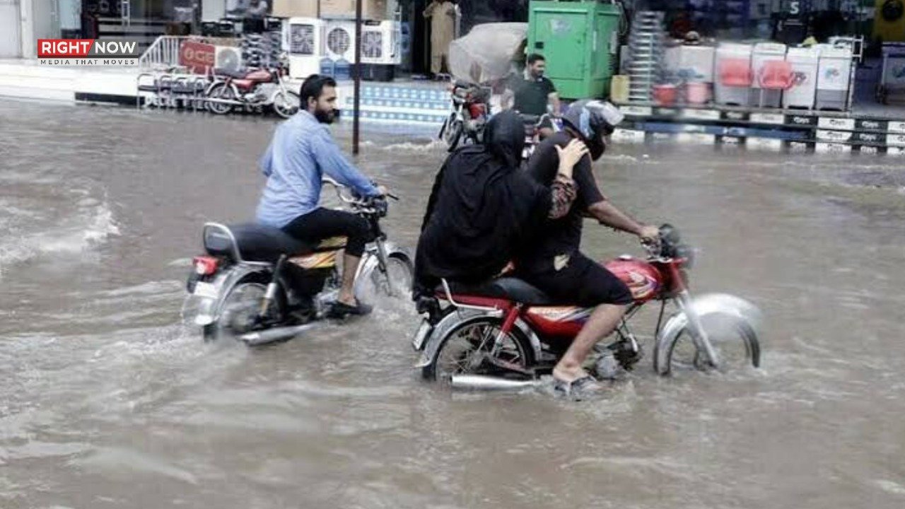 پنجاب میں موسلادھار بارش سے نظام زندگی متاثر، شہریوں کو مشکلات کا سامنا