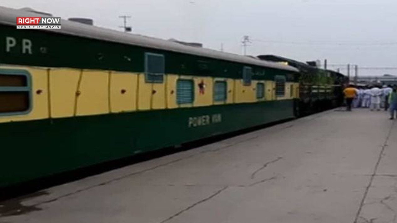 شالیمار ایکسپریس ایک ماہ کے لیے معطل، سیلابی پانی سے ریلوے پل متاثر