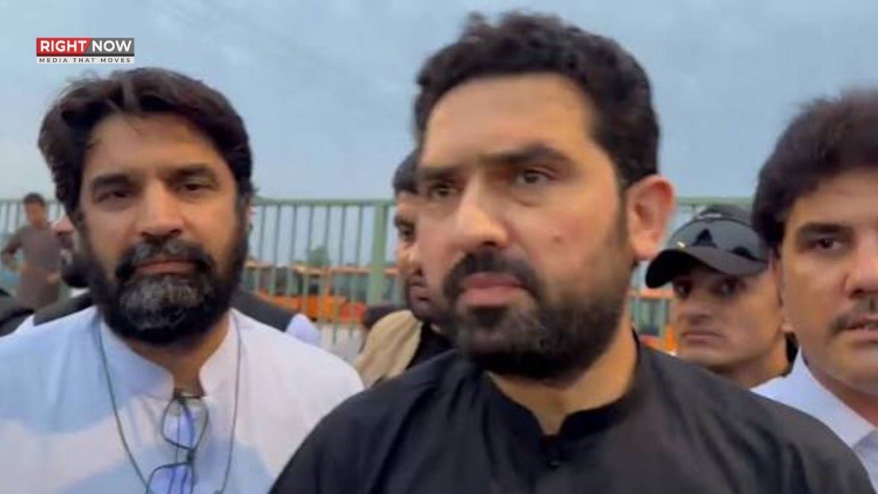 وزیراعلیٰ خیبرپختونخوا کا کراچی میں قافلے کے ہمراہ خطاب، راستے بند کرنے کا شکوہ