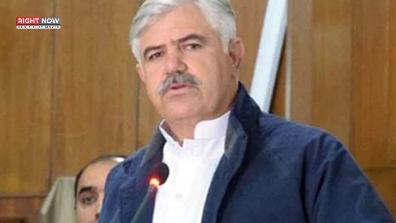 تحریک انصاف کا وجود ختم، قیادت کو مذاکرات کا مشورہ: محمود خان