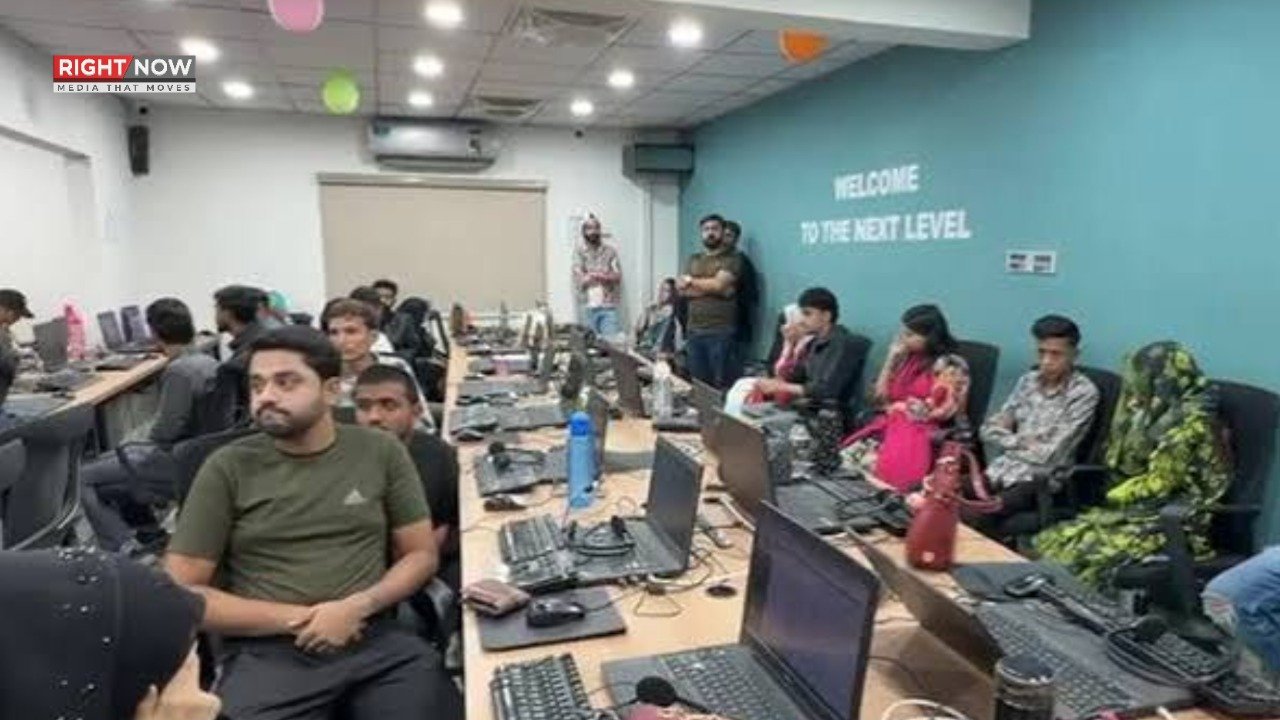 کراچی میں کال سینٹر پر چھاپہ، 70 افراد گرفتار، غیر ملکیوں سے فراڈ کا الزام