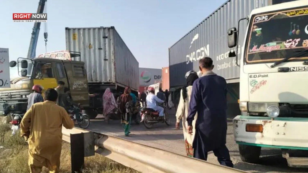 اسلام آباد میں میٹرو بس سروس معطل، پشاور کینٹ سیل اور سڑکیں بند
